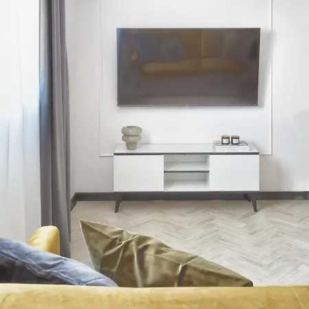 Royal Plater Apartment